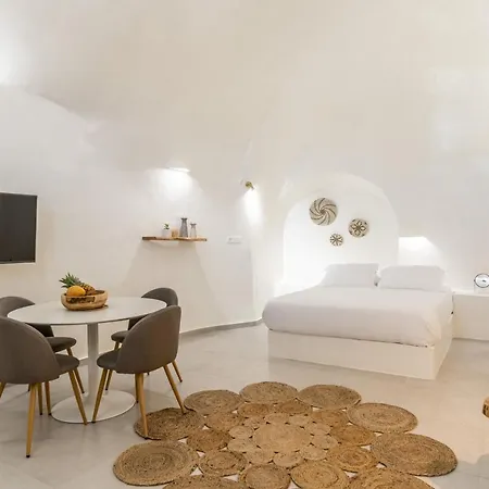 מלון דירות Afora 4*